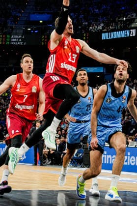 Germany easyCredit BBL, Main Round 2025 26, 22 Matchday Veolia Towers Hamburg vs FC Bayern München Basketball Barclays Arena Hamburg Andreas Obst FC Bayern München Basketball, 13 , Johannes Voigtmann FC Bayern München Basketball, 7 , Kenneth Ogbe Veolia Towers Hamburg, 25 , Benedikt Turudic Veolia Towers Hamburg, 44 Copyright: xStefanxTrochax