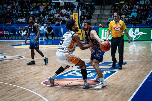 29 03 2026, xhfmx, Basketball easyCredit BBL Bundesliga, Frankfurt Skyliners Rostock Seawolves v l DÂ Shawn Schwartz Rostock Seawolves , Radii Caisin Skyliners Frankfurt DFL DFB REGULATIONS PROHIBIT ANY USE OF PHOTOGRAPHS as IMAGE SEQUENCES and or QUASI VIDEO Frankfurt am Main