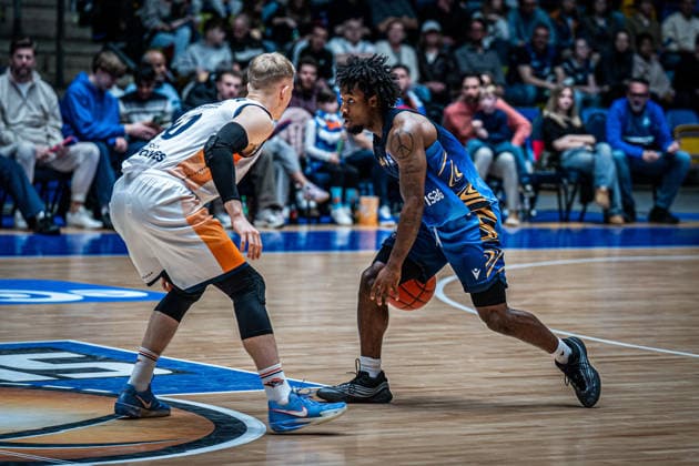 29 03 2026, xhfmx, Basketball easyCredit BBL Bundesliga, Frankfurt Skyliners Rostock Seawolves v l Lukasz Kolenda Rostock Seawolves , Isaiah Swope Skyliners Frankfurt DFL DFB REGULATIONS PROHIBIT ANY USE OF PHOTOGRAPHS as IMAGE SEQUENCES and or QUASI VIDEO Frankfurt am Main