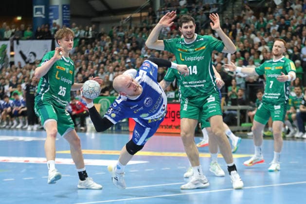 Handball DAIKIN HBL, SC DHfK Leipzig ThSV Eisenach 29 03 2026 Peter Walz 14, ThSV Eisenach with an artistic throw Handball, DAIKIN HBL, 1 Bundesliga, Season 2025 2026, Matchday 26 SC DHfK Leipzig vs ThSV Eisenach on 29 03 2026 at Quarterback Immobilien Arena Leipzig Copyright: xBEAUTIFULxSPORTS JanxKaeferx