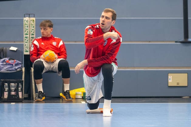 Tom Wolf SG BBM Bietigheim, 10 during preparation Behind Nico Bacani SG BBM Bietigheim, 05 TuSEM Essen vs SG BBM Bietigheim, Handball, 2 HBL, 25 Matchday, Season 2025 2026, 29 03 2026 TuSEM Essen vs SG BBM Bietigheim, Handball, 2 HBL, 25 Matchday, Season 2025 2026, 29 03 2026 Essen Copyright: xEibner-Pressefoto ThomasxHaeslerx EP_THR