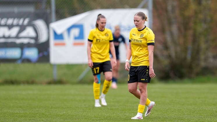 from left Sara Hofmann Weinberg, 17 , Lea Würth Weinberg, 10 , SV 67 Weinberg players, looking disappointed, disappointment, frustration, disappointed, pessimistic, after conceding the 1 0 goal, action, action, match scene, 29 03 2026, St Leon Rot Germany , Soccer, Women, Regionalliga Süd, TSG 1899 Hoffenheim U20 SV 67 Weinberg, 29 03 2026, St Leon Rot Germany , Soccer, Women, Regionalliga Süd, TSG 1899 Hoffenheim U20 SV 67 Weinberg, DFB DFL REGULATES PROHIBIT ANY USE OF PHOTOGRAPHS AS IMAGE SEQUENCES AND OR QUASI VIDEO xozx