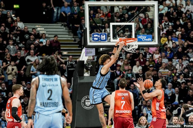 Germany easyCredit BBL, Main Round 2025 26, 22 Matchday Veolia Towers Hamburg vs FC Bayern Munich Basketball Barclays Arena Hamburg Zacharie Perrin Veolia Towers Hamburg, 52 , Johannes Voigtmann FC Bayern Munich Basketball, 7 , Oscar da Silva FC Bayern Munich Basketball, 1 , Leonard Thorpe Jr Veolia Towers Hamburg, 2 , Andreas Obst FC Bayern Munich Basketball, 13 Copyright: xStefanxTrochax