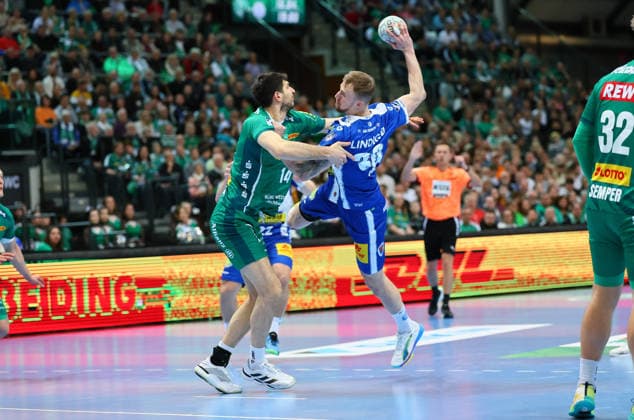 Leipzig, 29 03 2026, QUARTERBACK ARENA, Matchday 26, Handball Bundesliga , SC DHFK Leipzig vs ThSV Eisenach , In the picture from l Marko Mamic 14, Leipzig and Dominik Solak 30, Eisenach , Picture Point