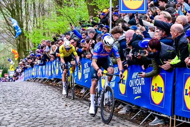In Flanders Fields From Middelkerke to Wevelgem 2026 Cycling Race WEVELGEM, BELGIUM - MARCH 29 : VAN DER POEL Mathieu of Alpecin Premier Tech, VAN AERT Wout of Team Visma Lease a Bike in the escape pack during the 88th edition of In Flanders Fields From Middelkerke to Wevelgem an UCI World Tour 1.UWT one day cycling road race for Men Elite of 240 km with start in Middelkerke and finish in Wevelgem on March 29, 2026 in Wevelgem, Belgium, 29 03 2026 ( Motordriver Guy De Vuyst - Wevelgem Belgium  Copyright: xJanxDexMeuleneirx