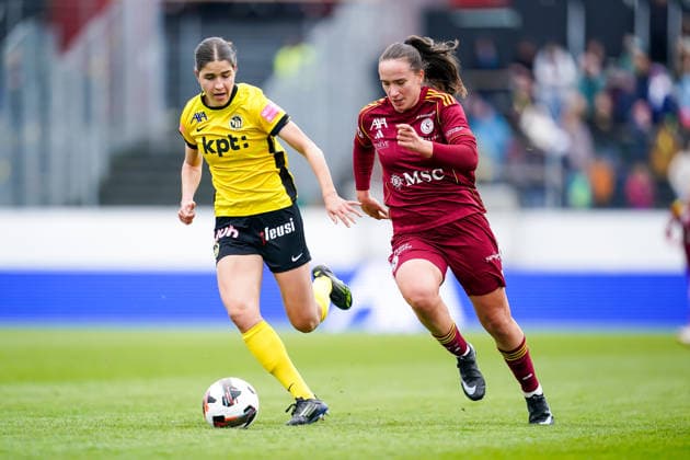 Switzerland AXA Womens Cup Final 2025 26, BSC YB Women vs Servette FC Chenois Feminin Schützenwiese, Winterthur Giulia Schlup 31 Young Boys and Magdalena Izabela Sobal 11 Servette, right battle for the ball duel Copyright: xDanielaxPorcellix
