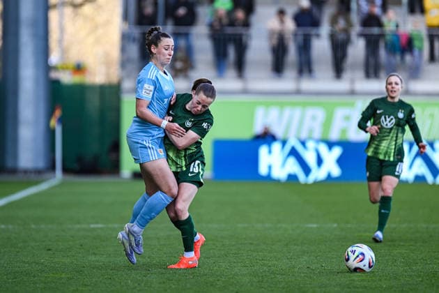 Soccer I Women I Season 2025 2026 I Bundesliga I 22 Matchday I VfL Wolfsburg 1 FC Union Berlin I 29 03 2026 Anna Weiß 21, 1 FC Union Berlin is fouled by Janou Levels 15, VfL Wolfsburg Wolfsburg AOK Stadium Lower Saxony Germany Copyright: xLobeca InesxHähnelx