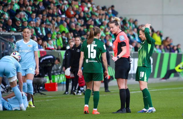 Germany Womens Bundesliga 2025 2026, Matchday 22 VfL Wolfsburg VS 1 FC Union Berlin AOK Stadion Wolfsburg Referee Anna Lena Heidenreich Janou Levels VfL Wolfsburg Women, 15 Svenja Huth VfL Wolfsburg Women, 10 Wolfsburg Copyright: xAymanxAlahmedx