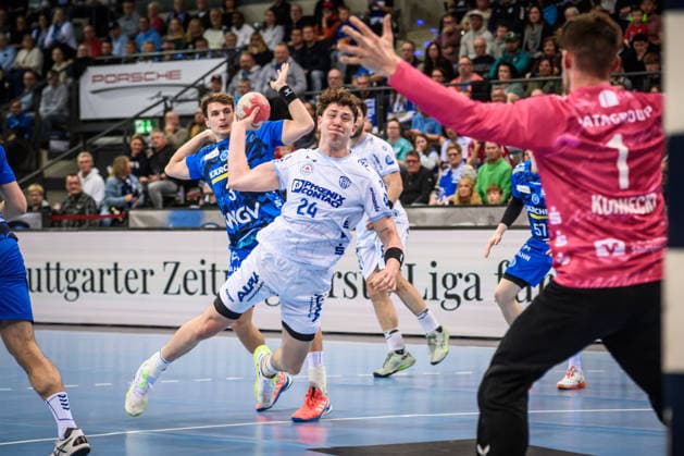 Joel Willecke TBV Lemgo Lippe, 24 vs Mateusz Kornecki TVB Stuttgart, 01 GER, TVB Stuttgart TBV Lemgo Lippe, DAIKIN HBL, Handball, Bundesliga, 26 Matchday, Season 2025 2026, 29 03 2026 GER, TVB Stuttgart TBV Lemgo Lippe, DAIKIN HBL, Handball, Bundesliga, 26 Matchday, Season 2025 2026, 29 03 2026 Stuttgart Copyright: xSandyxDinkelackerx EP_SDR