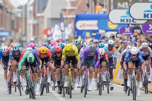 In Flanders Fields - Middelkerke to Wevelgem cycling race Belgian rider Jasper Philipsen (R) of team Alpecin-Premier Tech wins the In Flanders Fields - Middelkerke to Wevelgem cycling race over 240km from Middelkerke to Wevelgem, Belgium, 29 March 2026. WEVELGEM BELGIUM  Copyright: xOLIVIERxMATTHYSx