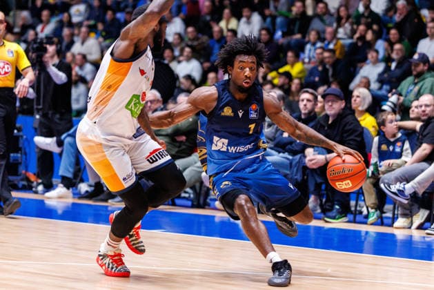 easycredit BBL, Frankfurt Skyliners Rostock Seawolves, 29 03 2026 Isaiah Swope Frankfurt Skyliners, 1 vs TJ Crockett Jr Rostock Seawolves, 0 Game of the easycredit BBL Frankfurt Skyliners Rostock Seawolves on Matchday 26 of the 25 26 season at the Süwag Energie ARENA on 29 03 2026 Copyright: xBEAUTIFULxSPORTS Hahnex