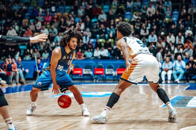 Tyger Campbell Skyliners Frankfurt, 00 , D Shawn Schwartz Rostock Seawolves 05 GER, Skyliners Frankfurt vs Rostock Seawolves, easycredit BBL, Bundesliga, 26 Matchday, Season 2025 2026 29 03 2026 Eibner Pressefoto Attila Ziga GER, Skyliners Frankfurt vs Rostock Seawolves, easycredit BBL, Bundesliga, 26 Matchday, Season 2025 2026 29 03 2026 Frankfurt am Main Copyright: xEibner-Pressefotox EP_AZA