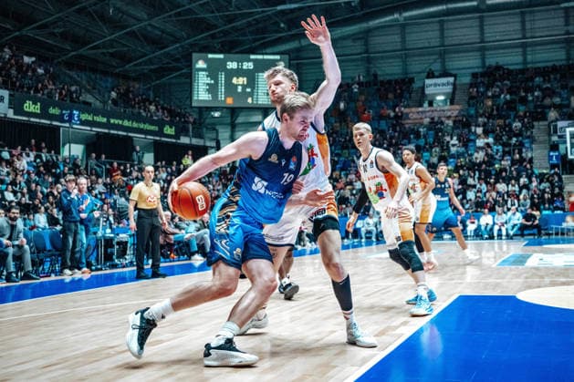 Till Pape Skyliners Frankfurt, 19 , Andy van Vliet Rostock Seawolves 81 GER, Skyliners Frankfurt vs Rostock Seawolves, easycredit BBL, Bundesliga, Matchday 26, Season 2025 2026 29 03 2026 Eibner Pressefoto Attila Ziga GER, Skyliners Frankfurt vs Rostock Seawolves, easycredit BBL, Bundesliga, Matchday 26, Season 2025 2026 29 03 2026 Frankfurt am Main Copyright: xEibner-Pressefotox EP_AZA