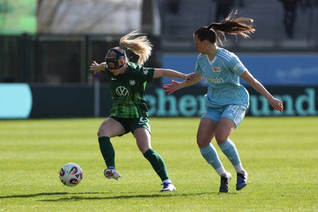 VfL vs Berlin, BL Women Wolfsburg, 29 03 2026, Football, Women, Google Pixel Bundesliga, Season 2025 2026, VfL Wolfsburg vs FC Union Berlin, Thea Bjelde VfL Wolfsburg , Hannah Eurlings Union Berlin AOK Stadion Niedersachsen Germany