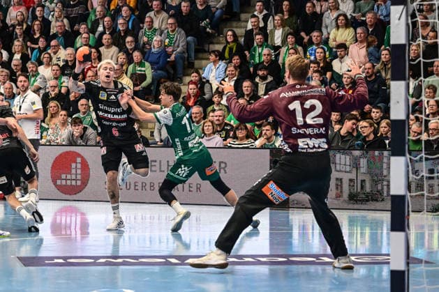 DAIKIN HBL Bundesliga Frisch Auf Göppingen HC Erlangen Göppingen, 29 03 2026 Marek Nissen HC Erlangen, 6 on jump shot against Tim Gossner FRISCH AUF Göppingen, 17 Göppingen, 29 03 2026, 26 Matchday of the DAIKIN Handball Bundesliga, Frisch Auf Göppingen HC Erlangen EWS Arena, Göppingen Copyright: xBEAUTIFULxSPORTS Märklx