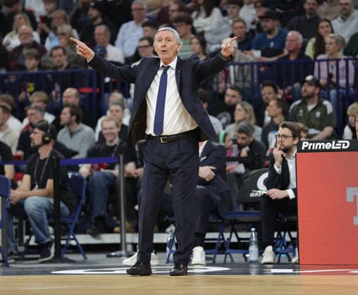 Head Coach Svetislav Pesic Basketball, Men, Season 2025 2026, easyCredit Basketball Bundesliga, Basketball, Veolia Hamburg Towers vs FC Bayern Muenchen