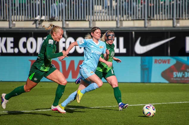 Germany Womens Bundesliga 2025 2026, Matchday 22 VfL Wolfsburg VS 1 FC Union Berlin AOK Stadion Wolfsburg Goal chance Eileen Campbell 1 FC Union Berlin Women, 10 Thea Bjelde VfL Wolfsburg Women, 2 Guro Bergsvand VfL Wolfsburg Women, 20 Wolfsburg Copyright: xAymanxAlahmedx