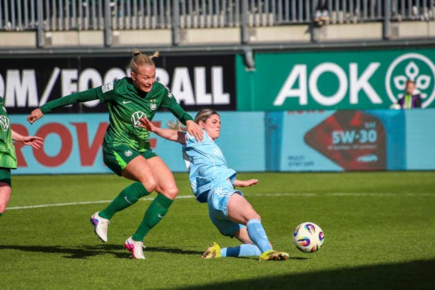 Germany Womens Bundesliga 2025 2026, Matchday 22 VfL Wolfsburg VS 1 FC Union Berlin AOK Stadion Wolfsburg Goal chance Eileen Campbell 1 FC Union Berlin Women, 10 Guro Bergsvand VfL Wolfsburg Women, 20 Wolfsburg Copyright: xAymanxAlahmedx