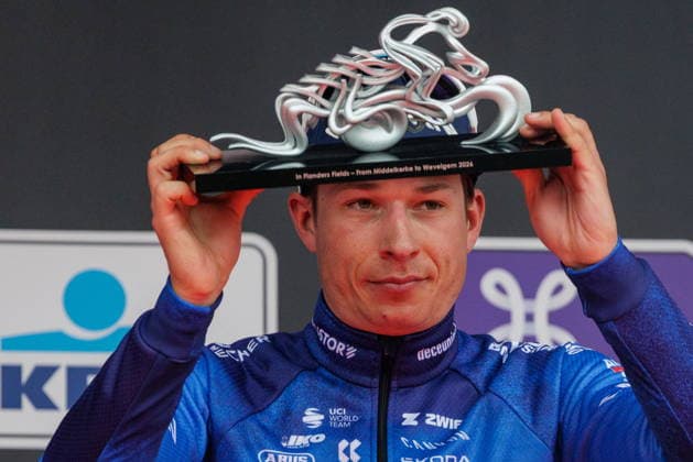 In Flanders Fields - Middelkerke to Wevelgem cycling race Belgian rider Jasper Philipsen of team Alpecin-Premier Tech poses on the podium after winning the In Flanders Fields - Middelkerke to Wevelgem cycling race in Wevelgem, Belgium, 29 March 2026. WEVELGEM BELGIUM  Copyright: xOLIVIERxMATTHYSx