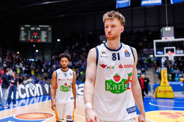 easycredit BBL, Frankfurt Skyliners Rostock Seawolves, 29 03 2026 Frustrated secured after the game at the Rostock Seawolves here among others Andy van Vliet Rostock Seawolves, 81 game of the easycredit BBL Frankfurt Skyliners Rostock Seawolves on matchday 26 of the 25 26 season in the Süwag Energie ARENA on 29 03 2026 Copyright: xBEAUTIFULxSPORTS Hahnex