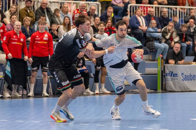 Duel between Tom Wolf TuSEM Essen, 26 and Dominik Claus SG BBM Bietigheim, 07 TuSEM Essen vs SG BBM Bietigheim, Handball, 2 HBL, 25 Matchday, Season 2025 2026, 29 03 2026 TuSEM Essen vs SG BBM Bietigheim, Handball, 2 HBL, 25 Matchday, Season 2025 2026, 29 03 2026 Essen Copyright: xEibner-Pressefoto ThomasxHaeslerx EP_THR