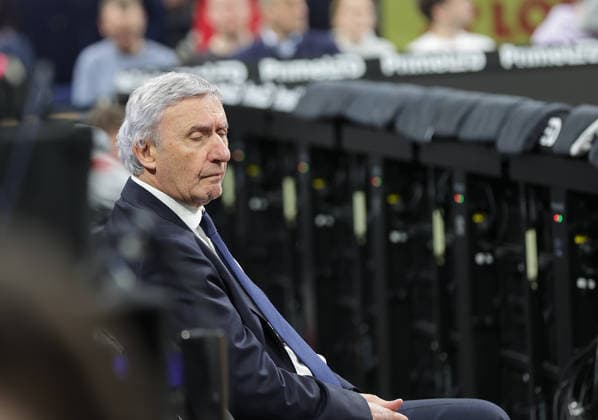 Dont like it anymore, Headcoach Svetislav Pesic Basketball, Men, Season 2025 2026, easyCredit Basketball Bundesliga, Basketball, Veolia Hamburg Towers vs FC Bayern Muenchen, 96 81