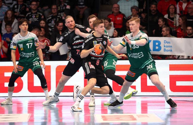 29 03 2026, Germany, Göppingen, Handball DAIKIN HBL, FRISCH AUF Göppingen vs HC Erlangen, f l Sander Overjordet HC , Ymir Örn Gislason FAG