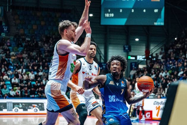 Andy van Vliet Rostock Seawolves 81 , Swope Skyliners Frankfurt, 01 GER, Skyliners Frankfurt vs Rostock Seawolves, easycredit BBL, Bundesliga, Matchday 26, Season 2025 2026 29 03 2026 Eibner Pressefoto Attila Ziga GER, Skyliners Frankfurt vs Rostock Seawolves, easycredit BBL, Bundesliga, Matchday 26, Season 2025 2026 29 03 2026 Frankfurt am Main Copyright: xEibner-Pressefotox EP_AZA