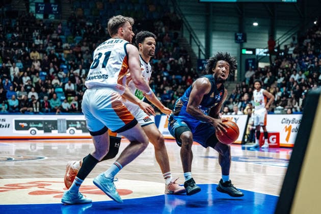 Andy van Vliet Rostock Seawolves 81 , Swope Skyliners Frankfurt, 01 GER, Skyliners Frankfurt vs Rostock Seawolves, easycredit BBL, Bundesliga, Matchday 26, Season 2025 2026 29 03 2026 Eibner Pressefoto Attila Ziga GER, Skyliners Frankfurt vs Rostock Seawolves, easycredit BBL, Bundesliga, Matchday 26, Season 2025 2026 29 03 2026 Frankfurt am Main Copyright: xEibner-Pressefotox EP_AZA