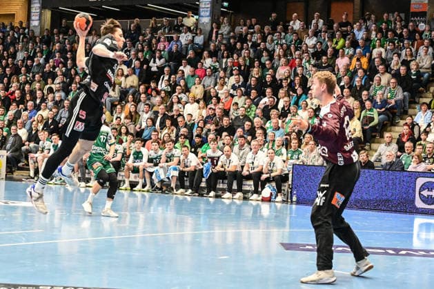 DAIKIN HBL Bundesliga Frisch Auf Göppingen HC Erlangen Göppingen, 29 03 2026 Tim Gömmel HC Erlangen, 95 alone in front of goal No chance for Kristian Saeveras FRISCH AUF Göppingen, 12 Göppingen, 29 03 2026, 26 Matchday of the DAIKIN Handball Bundesliga, Frisch Auf Göppingen HC Erlangen EWS Arena, Göppingen Copyright: xBEAUTIFULxSPORTS Märklx