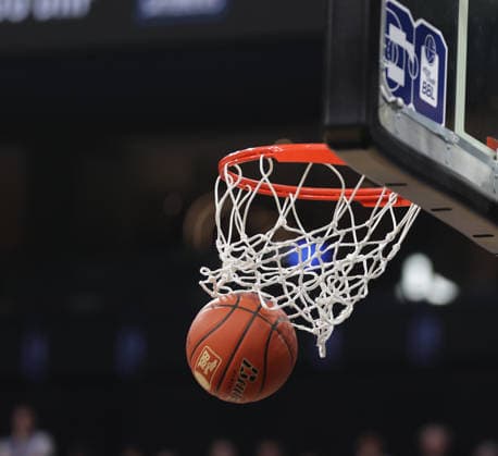 Basketball, Men, Season 2025 2026, easyCredit Basketball Bundesliga, Basketball, Veolia Hamburg Towers vs FC Bayern Muenchen, 96 81 Symbol photo basketball in the basket
