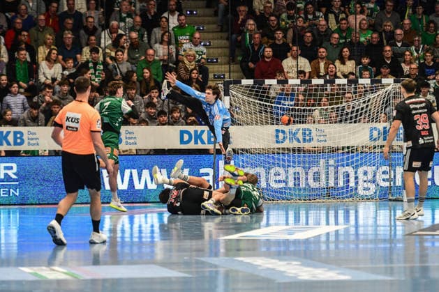 DAIKIN HBL Bundesliga Frisch Auf Göppingen HC Erlangen Göppingen, 29 03 2026 Victor Klöve FRISCH AUF Göppingen, 7 successful against Herceg HC Erlangen, 99 Göppingen, 29 03 2026, 26 matchday of the DAIKIN Handball Bundesliga, Frisch Auf Göppingen HC Erlangen EWS Arena, Göppingen Copyright: xBEAUTIFULxSPORTS Märklx