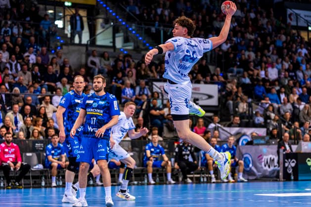 DAIKIN Handball Bundesliga TVB Stuttgart vs TBV Lemgo Lippe 29 03 2026 Stuttgart, GERMANY 29 March 2026 JoÃ l Willecke TBV Lemgo Lippe, 24 throwing at the goal of TVB Stuttgart during the match between TVB Stuttgart and TBV Lemgo Lippe on matchday 26 of the Daikin Handball Bundesliga at the Porsche Arena Copyright: xBEAUTIFULxSPORTS Steinx