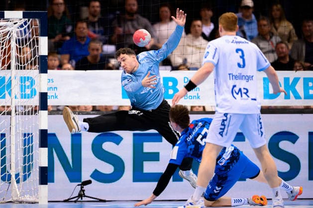 Stuttgart HBL 25 26 TVB Stuttgart TBV Lemgo Torhueter Constantin Möstl Moestl TBV Lemgo , Jakob Nigg Stuttgart Stuttgart Porsche Arena Baden Württemberg Germany