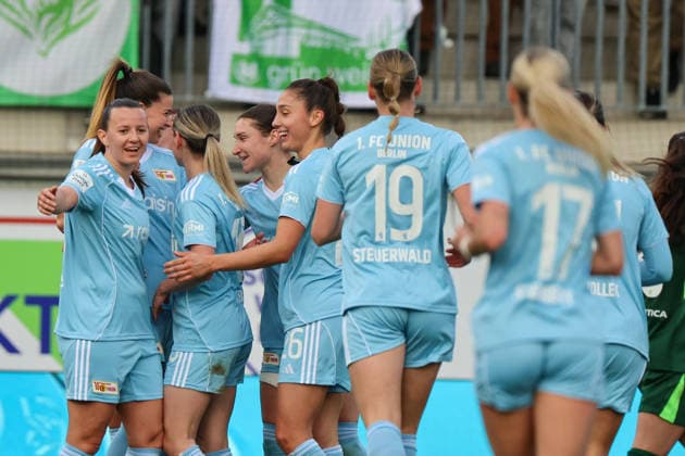 Wolfsburg, Germany 29 March 2026 1 Womens Bundesliga 22 Matchday VfL Wolfsburg vs Union Berlin In the picture The players of Union Berlin cheer after an own goal of Wolfsburg to 2 1 for Union Berlin Copyright: HMBxMedia MadeleinexFantini