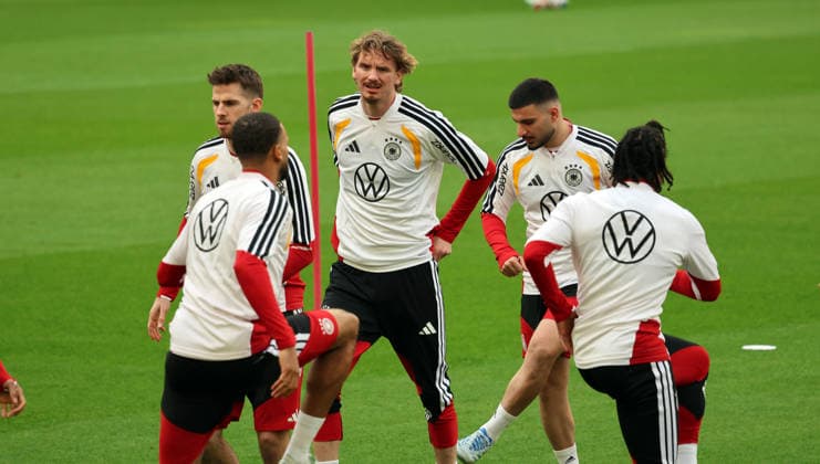 29 03 26 DFB Training Germany, Stuttgart, 29 03 2026, Football, National Team 2026, DFB Germany, Training f l Nick Woltemade, Deniz Undav