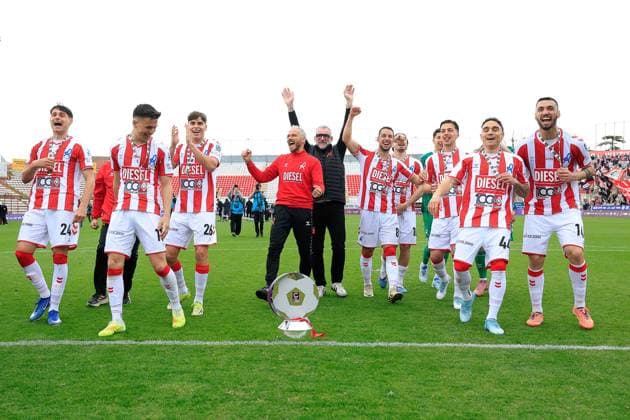 L.R. Vicenza s players celebrate their victory at the end of the match during the match of 34th day of the Serie B Championship between L.R. Vicenza vs Union Brescia at the Romeo Menti Stadium on 29 March 2026 in Vicenza, VI.  Copyright: xEmanuelexPennacchio IPAxSportx xipa-agency.netx xx IPA_73606552 IPA_Agency_IPA73606552