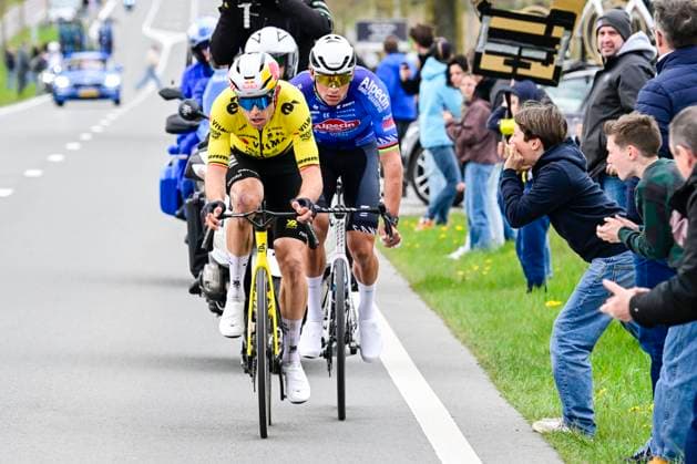 In Flanders Fields From Middelkerke to Wevelgem 2026 Cycling Race WEVELGEM, BELGIUM - MARCH 29 : VAN AERT Wout of Team Visma Lease a Bike, VAN DER POEL Mathieu of Alpecin Premier Tech in the escape pack during the 88th edition of In Flanders Fields From Middelkerke to Wevelgem an UCI World Tour 1.UWT one day cycling road race for Men Elite of 240 km with start in Middelkerke and finish in Wevelgem on March 29, 2026 in Wevelgem, Belgium, 29 03 2026 ( Motordriver Guy De Vuyst - Wevelgem Belgium  Copyright: xJanxDexMeuleneirx