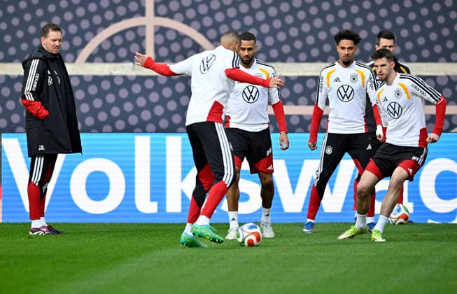 National coach Coach Coach Julian Nagelsmann GER Josha Vagnoman GER 23 warm-up training iam 29 03 2026 m ahead of the DFB Laenderspiel Germany GER vs Ghana GHA Freundschatsspiel Testspiel am 30 03 2026 DFL REGULATIONS PROHIBIT ANY USE OF PHOTOGRAPHS AS IMAGE SEQUENCES AND OR QUASI VIDEO DFB Laenderspiel Germany GER vs Ghana GHA