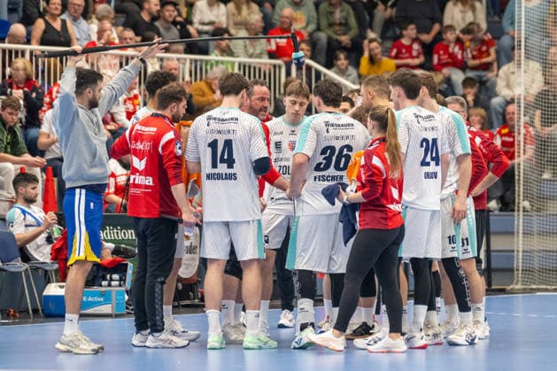 Iker Romero SG BBM Bietigheim, Coach tries to motivate his team TuSEM Essen vs SG BBM Bietigheim, Handball, 2 HBL, 25 Matchday, Season 2025 2026, 29 03 2026 TuSEM Essen vs SG BBM Bietigheim, Handball, 2 HBL, 25 Matchday, Season 2025 2026, 29 03 2026 Essen Copyright: xEibner-Pressefoto ThomasxHaeslerx EP_THR