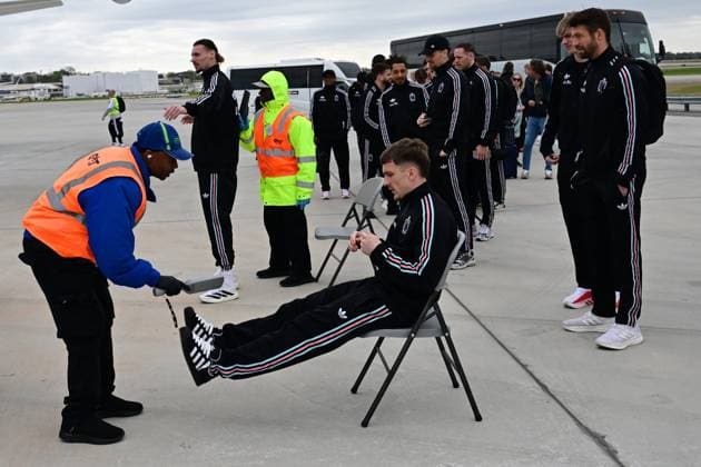 Belgium s players pictured during a security check on the tarmac of Atlanta airport as Red Devils, the Belgian national soccer team, are traveling to Chicago, USA, for a second friendly game, on Sunday 29 March 2026. These games are preparation games of the 2026 World Cup. DIRKxWAEM  x169258887x