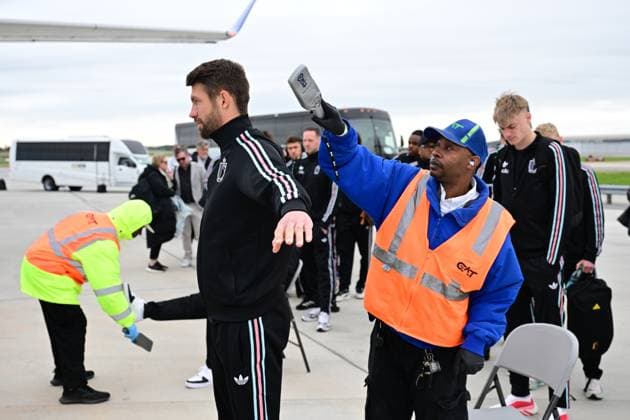 Belgium s Brandon Mechele pictured during a security check on the tarmac of Atlanta airport as Red Devils, the Belgian national soccer team, are traveling to Chicago, USA, for a second friendly game, on Sunday 29 March 2026. These games are preparation games of the 2026 World Cup. DIRKxWAEM  x169259485x
