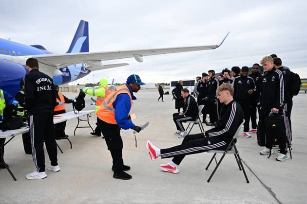 Football, Belgium national team, security check on the tarmac at Atlanta Airport