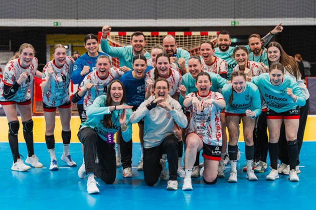 TG Nuertingen after the game, victory celebration of the team TSV Bayer 04 Leverkusen vs TG Nuertingen, Handball, 2 Handball Bundesliga, 22 Matchday, Season 2025 26, 29 03 2026, TSV Bayer 04 Leverkusen vs TG Nuertingen, Handball, 2 HBL, 22 Matchday, Season 2025 26, 29 03 2026 Leverkusen Copyright: xEibner-Pressefoto LukasxBaldygax EP_LBA