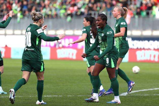 VfL vs Berlin, BL Women Wolfsburg, 29 03 2026, Football, Women, Google Pixel Bundesliga, Season 2025 2026, VfL Wolfsburg vs FC Union Berlin, Judit Pujols VfL Wolfsburg cheers with the team after her goal for 3 3 AOK Stadion Niedersachsen Germany
