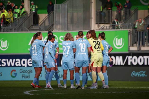 Germany Womens Bundesliga 2025 2026, 22 Matchday VfL Wolfsburg VS 1 FC Union Berlin AOK Stadion Wolfsburg Goal and goal celebration for Fatma Sakar 1 FC Union Berlin Women, 24 Samantha Steuerwald 1 FC Union Berlin Women, 19 Lia Kamber 1 FC Union Berlin Women, 41 Nadine Böhi Nadine Boehi 1 FC Union Berlin Women, 28 Samantha Steuerwald 1 FC Union Berlin Women, 19 Wolfsburg Copyright: xAymanxAlahmedx
