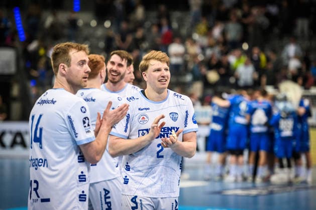 Lukas Hutecek TBV Lemgo Lippe, 02 , Bobby Schagen TBV Lemgo Lippe, 14 and team are happy about the draw after catching up against TVB Stuttgart GER, TVB Stuttgart TBV Lemgo Lippe, DAIKIN HBL, Handball, Bundesliga, Matchday 26, Season 2025 2026, 29 03 2026 GER, TVB Stuttgart TBV Lemgo Lippe, DAIKIN HBL, Handball, Bundesliga, Matchday 26, Season 2025 2026, 29 03 2026 Stuttgart Copyright: xSandyxDinkelackerx EP_SDR