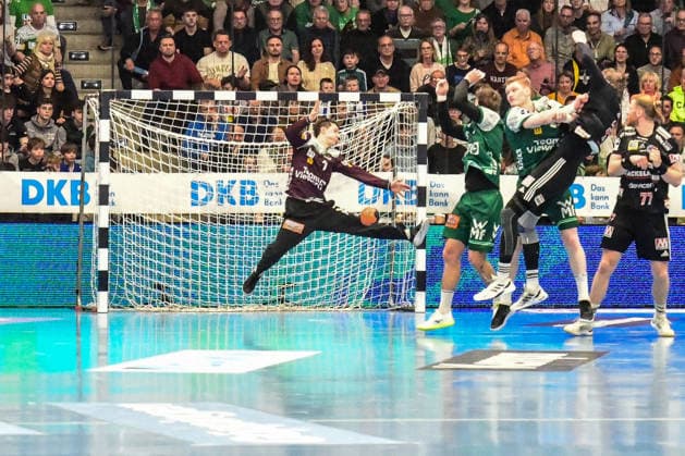 DAIKIN HBL Bundesliga Frisch Auf Göppingen HC Erlangen Göppingen, 29 03 2026 decisive save by Julian Buchele FRISCH AUF Göppingen, 1 shortly before the end Göppingen, 29 03 2026, Matchday 26 of the DAIKIN Handball Bundesliga, Frisch Auf Göppingen HC Erlangen EWS Arena, Göppingen Copyright: xBEAUTIFULxSPORTS Märklx