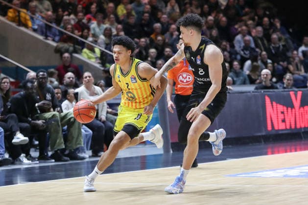 29 03 2026, xgox, Basketball easyCredit BBL Basketball Loewen Braunschweig Alba Berlin emspor, v l Jack Kayil Alba Berlin, 7 , Joshua Obiesie Braunschweig, 8 duel, duel, fight, tackle Braunschweig