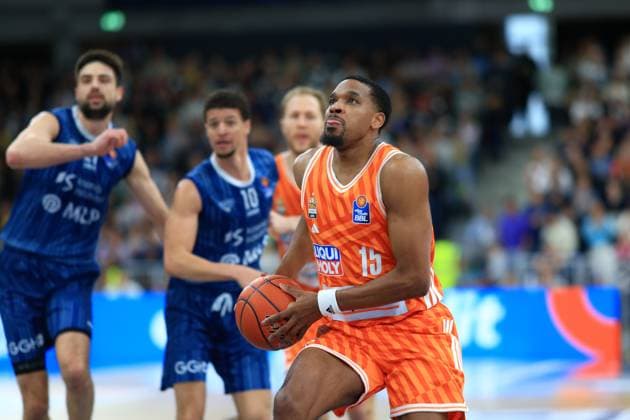 Game action with Mateo Seric 21 MLP Academics Heidelberg , Christian Sengfelder 43 Ratiopharm Ulm and Samuell Williamson 10 MLP Academics Heidelberg Game action with Mateo Seric 21 MLP Academics Heidelberg and Christian Sengfelder 43 Ratiopharm Ulm Copyright: xspeedshotx